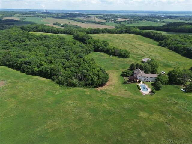 17620 Millwood Road, Leavenworth, KS 66048