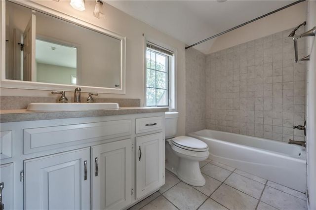 17620 Millwood Road, Leavenworth, KS 66048