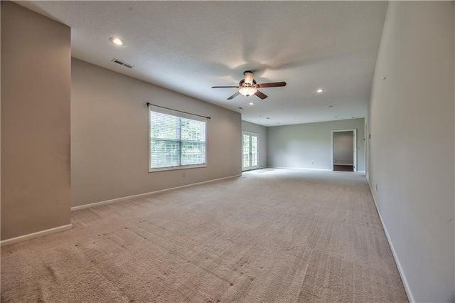 17620 Millwood Road, Leavenworth, KS 66048