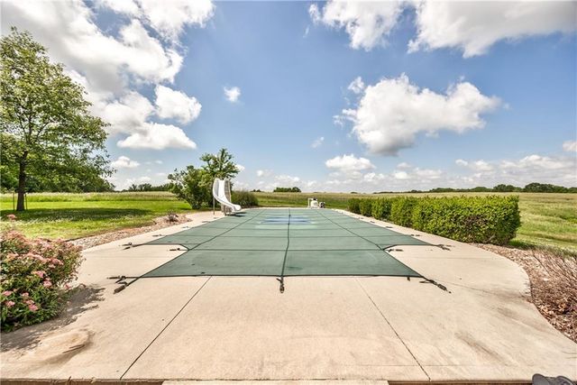 17620 Millwood Road, Leavenworth, KS 66048