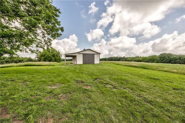 17620 Millwood Road, Leavenworth, KS 66048