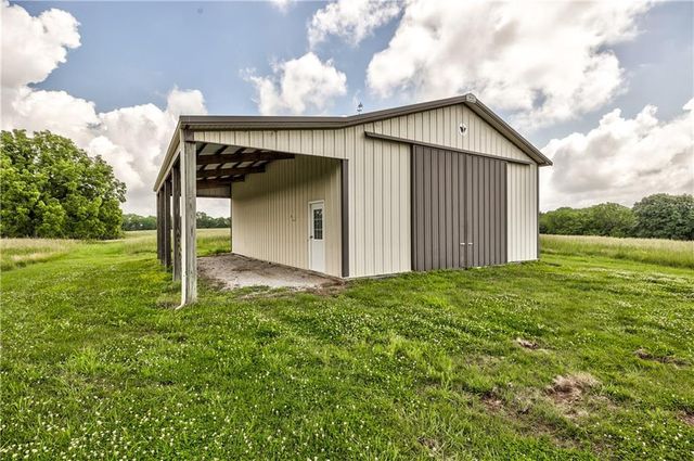 17620 Millwood Road, Leavenworth, KS 66048
