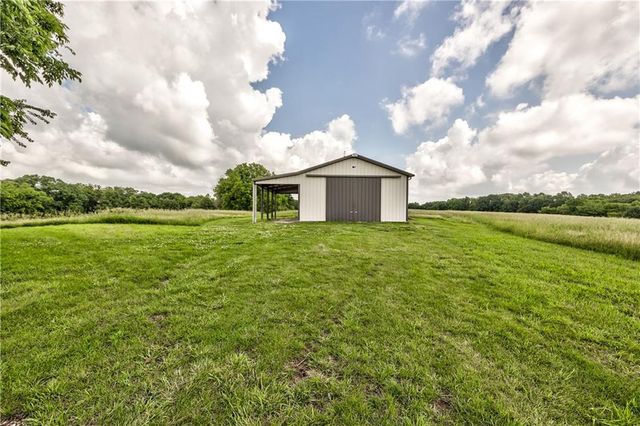 17620 Millwood Road, Leavenworth, KS 66048
