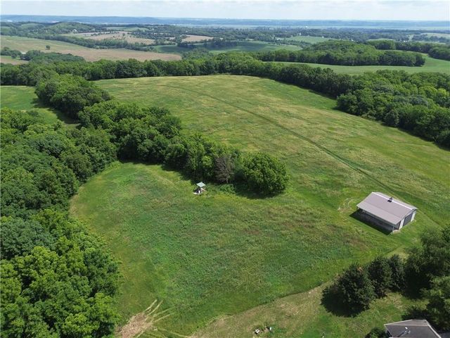 17620 Millwood Road, Leavenworth, KS 66048