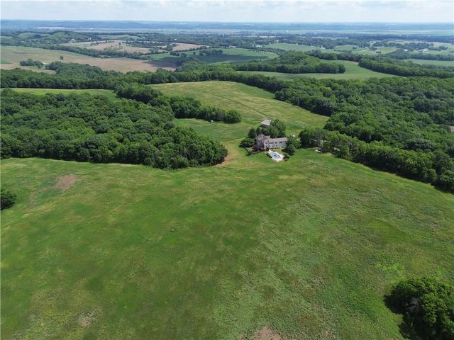 17620 Millwood Road, Leavenworth, KS 66048