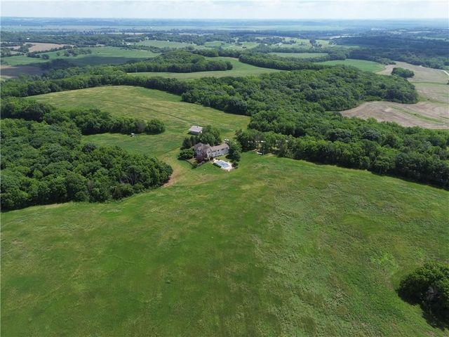 17620 Millwood Road, Leavenworth, KS 66048