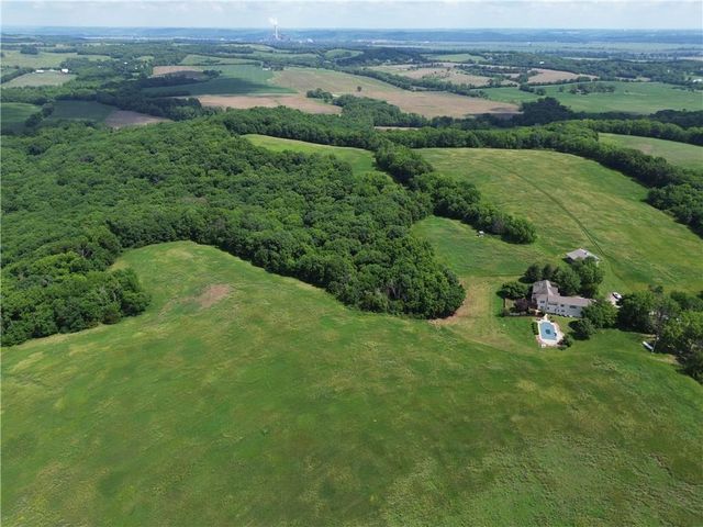 17620 Millwood Road, Leavenworth, KS 66048