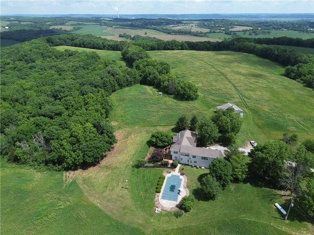 17620 Millwood Road, Leavenworth, KS 66048