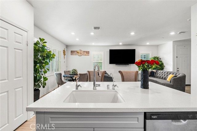 16057 Tanzinite, Chino, CA 91708