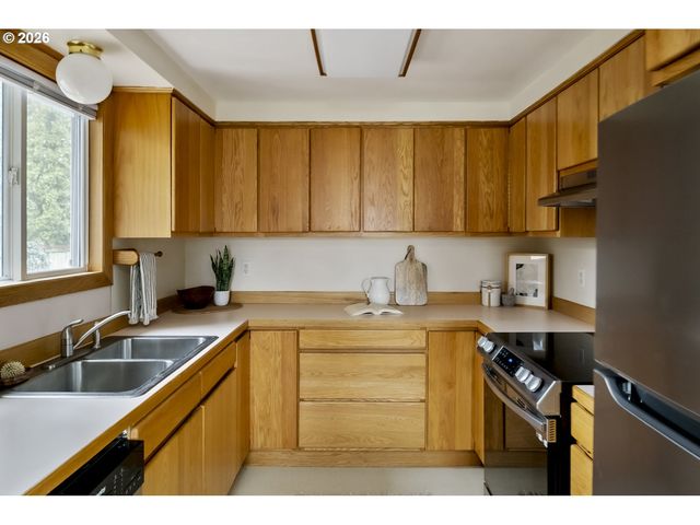 8217 Se 63RD Ave, Portland, OR 97206