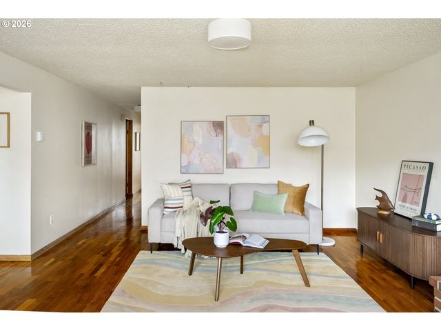 8217 Se 63RD Ave, Portland, OR 97206