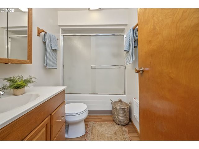 8217 Se 63RD Ave, Portland, OR 97206