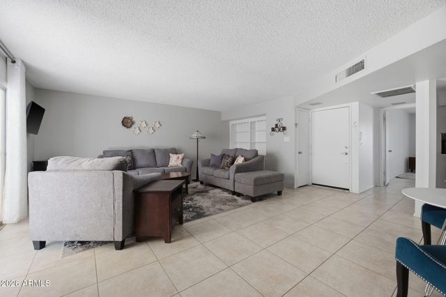 7823 E BONNIE ROSE Avenue, Scottsdale, AZ 85250