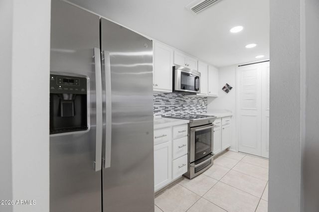 7823 E BONNIE ROSE Avenue, Scottsdale, AZ 85250