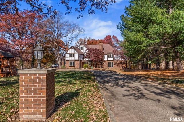 5 Woods End Lane, Springfield, IL 62711