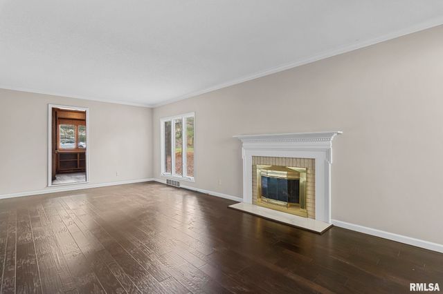 5 Woods End Lane, Springfield, IL 62711