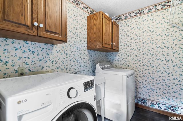 5 Woods End Lane, Springfield, IL 62711