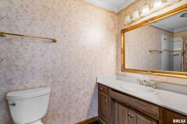 5 Woods End Lane, Springfield, IL 62711
