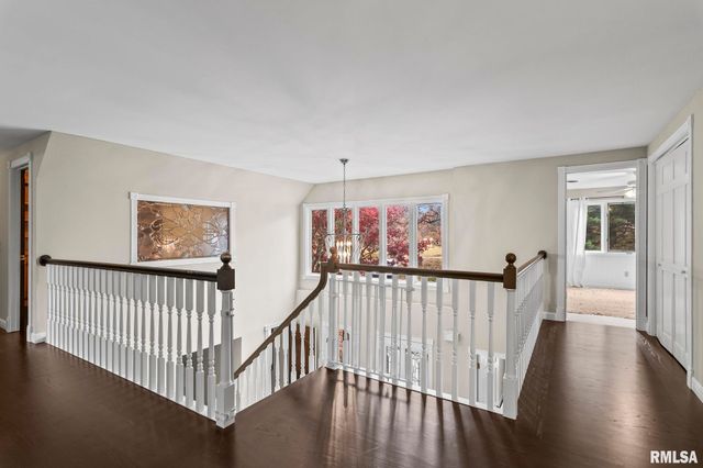 5 Woods End Lane, Springfield, IL 62711