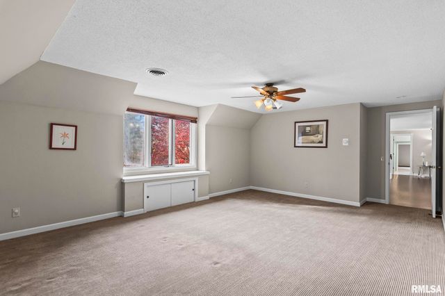 5 Woods End Lane, Springfield, IL 62711