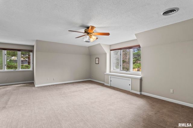 5 Woods End Lane, Springfield, IL 62711