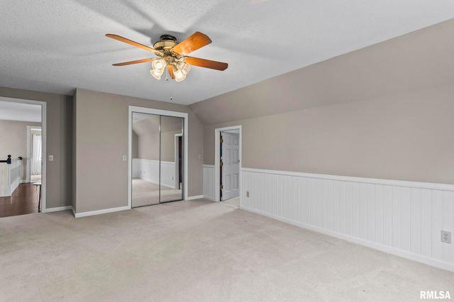 5 Woods End Lane, Springfield, IL 62711