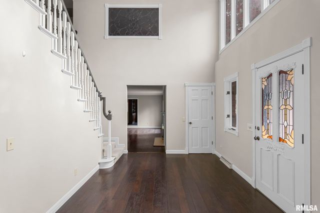 5 Woods End Lane, Springfield, IL 62711