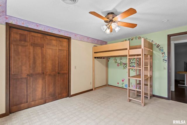 5 Woods End Lane, Springfield, IL 62711