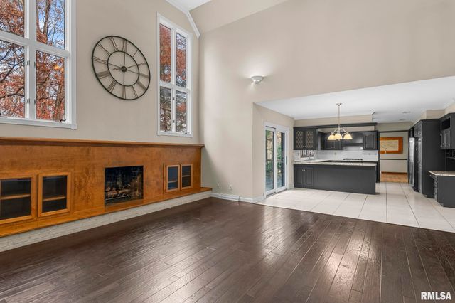 5 Woods End Lane, Springfield, IL 62711