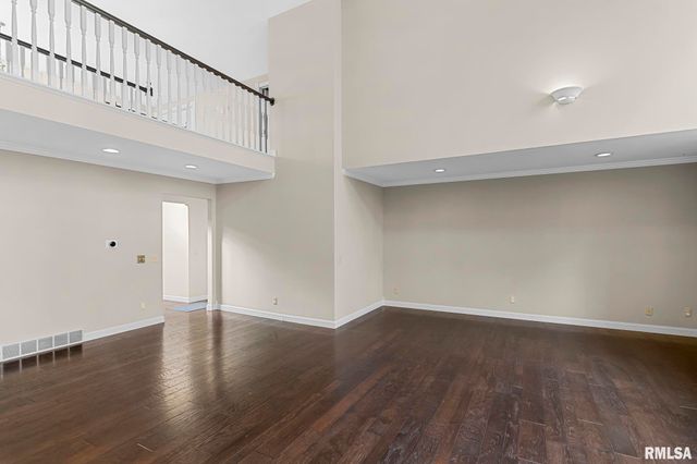 5 Woods End Lane, Springfield, IL 62711