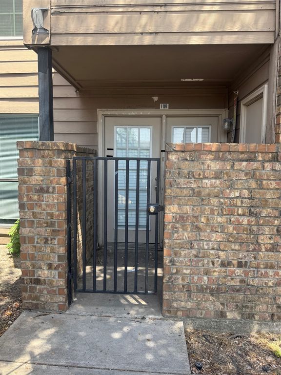 9817 Walnut Street 107, Dallas, TX 75243