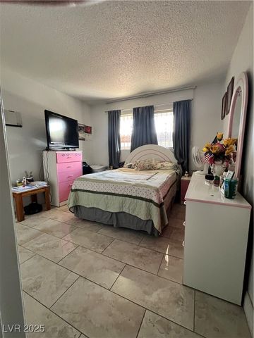 3720 Royal Crest Street 16 & 17, Las Vegas, NV 89119