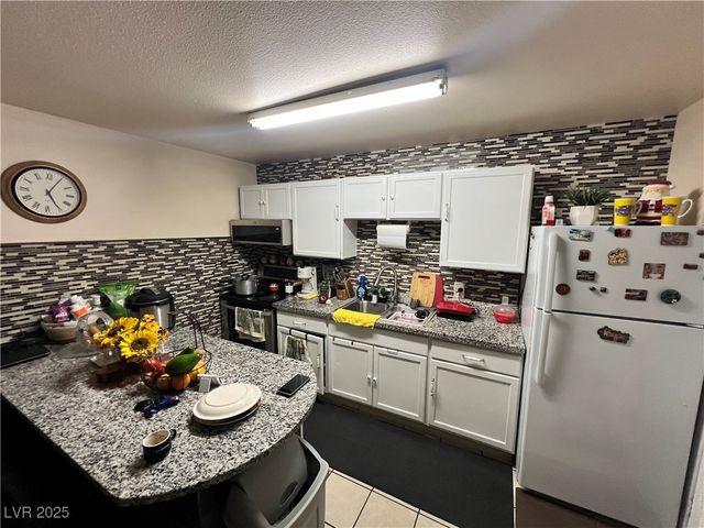 3720 Royal Crest Street 16 & 17, Las Vegas, NV 89119