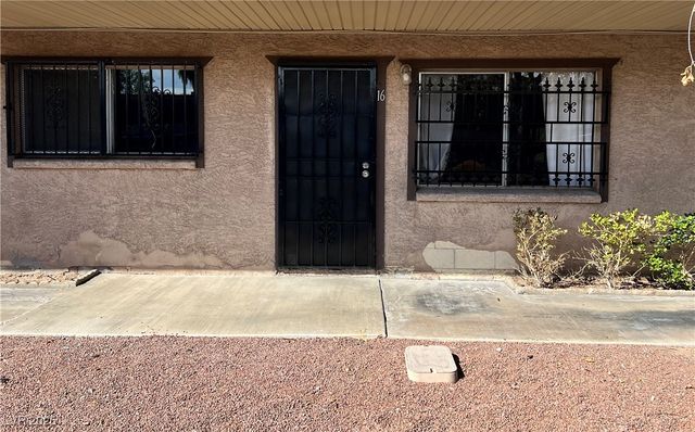 3720 Royal Crest Street 16 & 17, Las Vegas, NV 89119