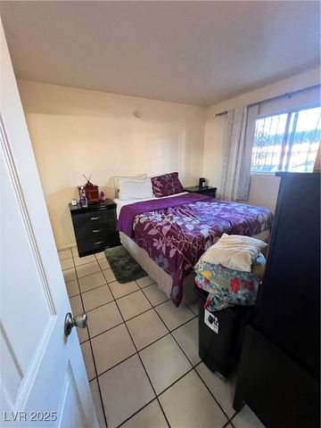 3720 Royal Crest Street 16 & 17, Las Vegas, NV 89119