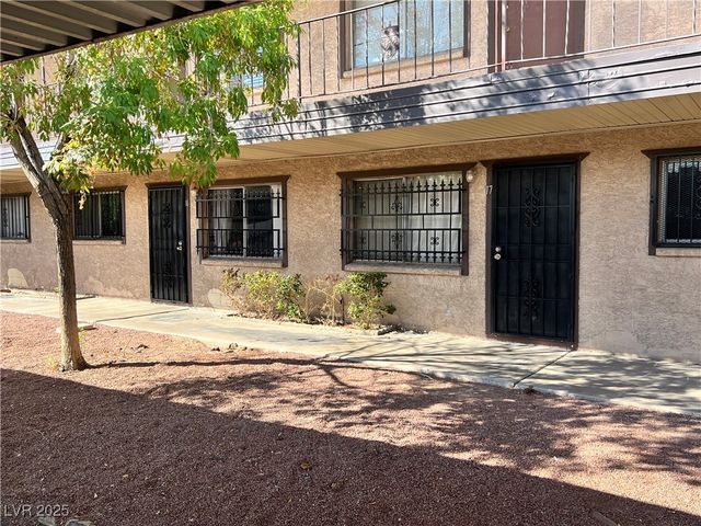 3720 Royal Crest Street 16 & 17, Las Vegas, NV 89119