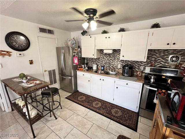 3720 Royal Crest Street 16 & 17, Las Vegas, NV 89119