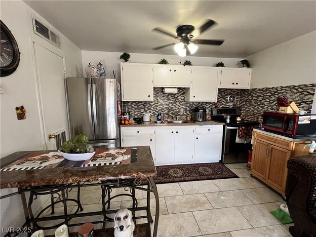 3720 Royal Crest Street 16 & 17, Las Vegas, NV 89119