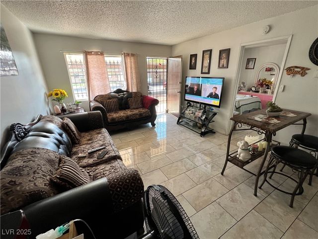 3720 Royal Crest Street 16 & 17, Las Vegas, NV 89119