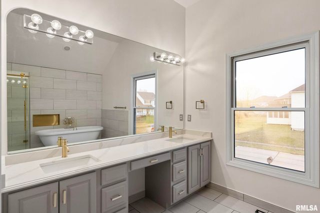 1600 E 5TH Street, Coal Valley, IL 61240