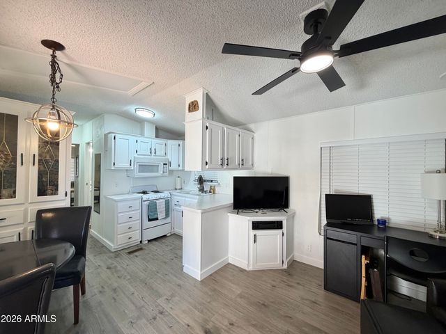 111 S GREENFIELD Road 636, Mesa, AZ 85206