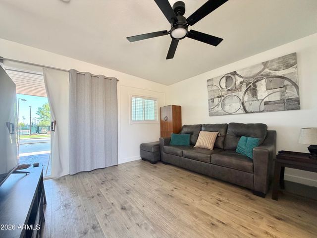 111 S GREENFIELD Road 636, Mesa, AZ 85206