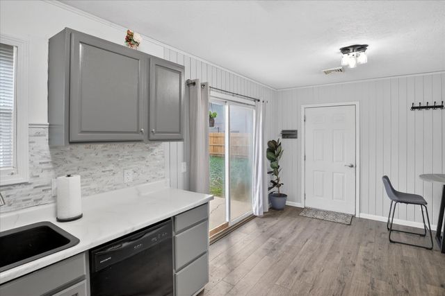 420 S Apple Road, Osceola, IN 46561