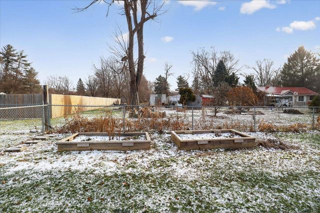 420 S Apple Road, Osceola, IN 46561