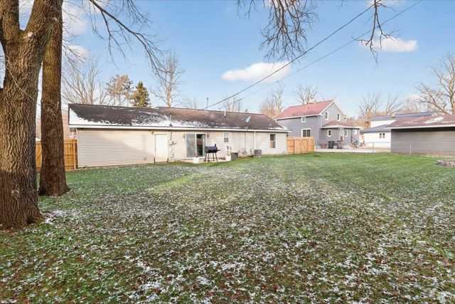 420 S Apple Road, Osceola, IN 46561