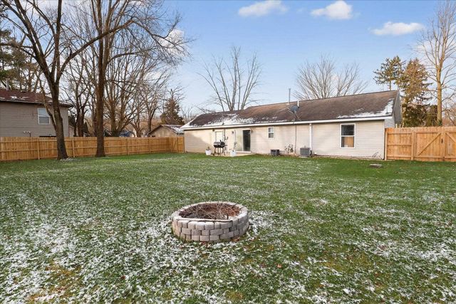 420 S Apple Road, Osceola, IN 46561