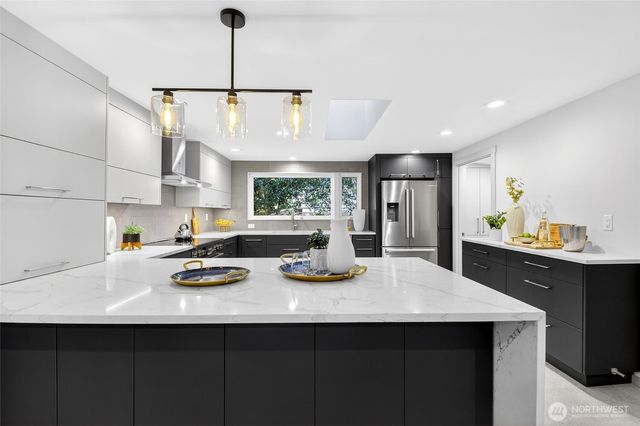 11223 109th Avenue NE, Kirkland, WA 98033