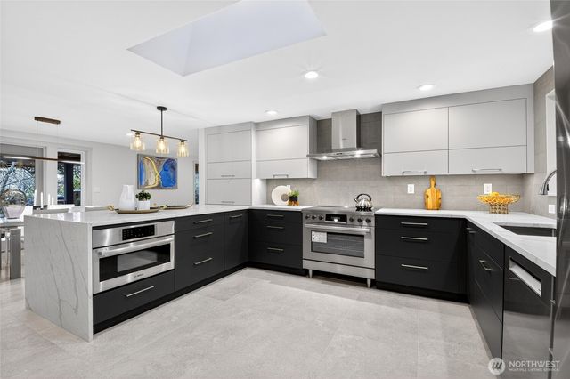 11223 109th Avenue NE, Kirkland, WA 98033