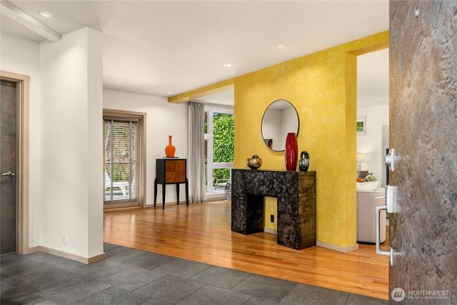 11223 109th Avenue NE, Kirkland, WA 98033