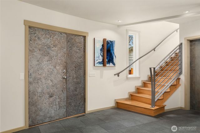 11223 109th Avenue NE, Kirkland, WA 98033